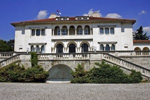 Research-and-Cataloguing-of-the-State-Art-Collection_01