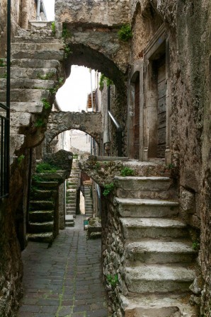 Letnja škola arhitekture – Abruco, Italija: Međunarodno društvo za arheologiju, umetnost i arhitekturu Rima