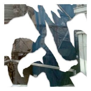 Izložba ΑΣΧΗΜΟ: kolekcija bezobličnosti autora Zvesa Konstaninosa