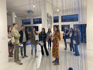 Izložba Umetnički projekat H3O2 Vol. 2 – Akvatektorijum: ambijenti inspirisani vodom u N.O. Concept galeriji / foto izveštaj sa otvaranja i autorskih vođenja kroz izložbu